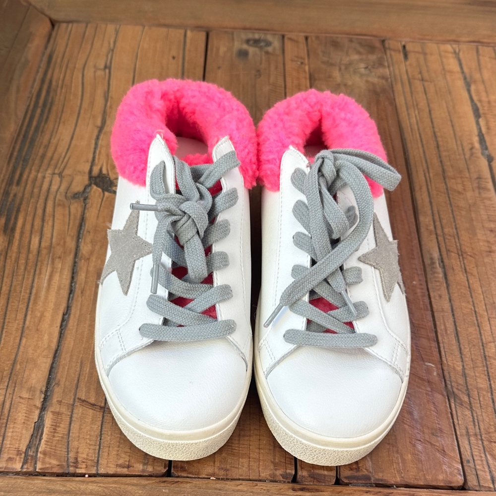 Steve Madden Pink Fleece Lining and Star girls shoes